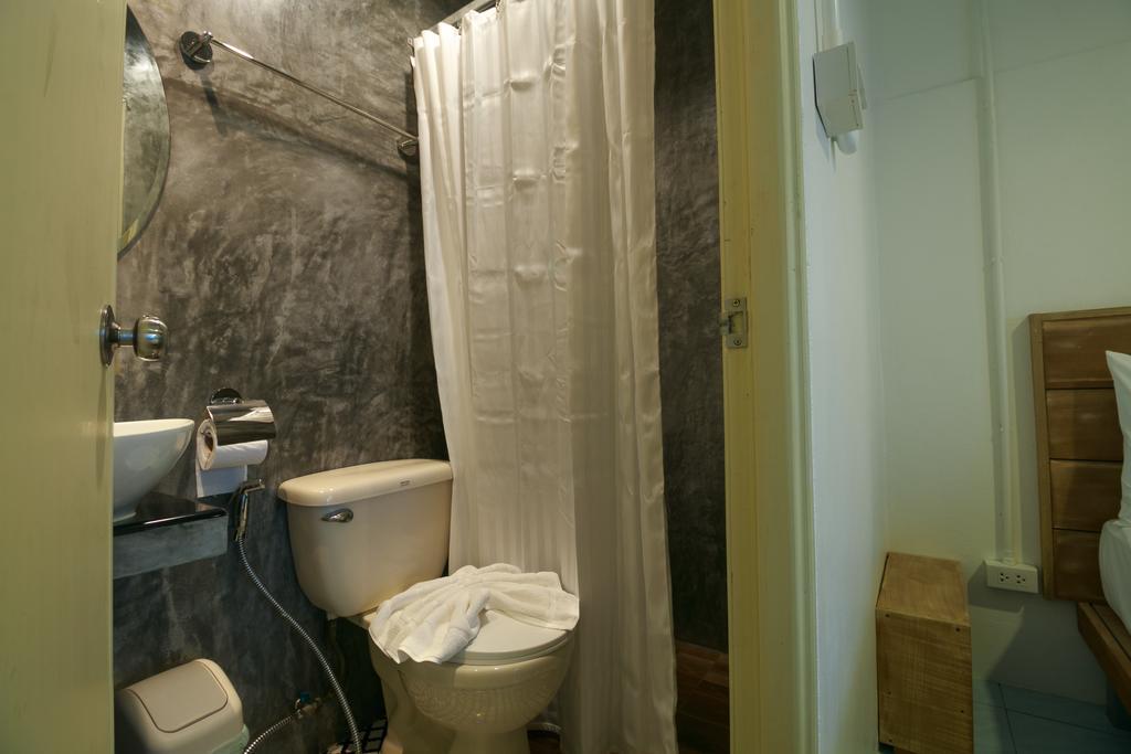 Frog House Bed & Breakfast (Adults Only) Patong Exterior photo