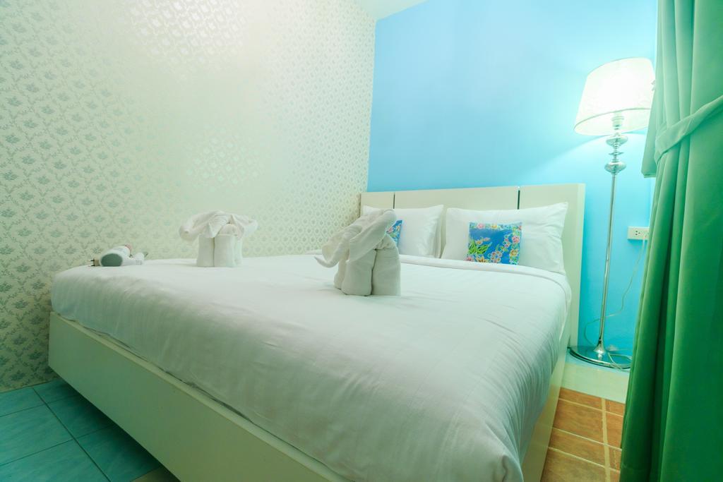 Frog House Bed & Breakfast (Adults Only) Patong Exterior photo