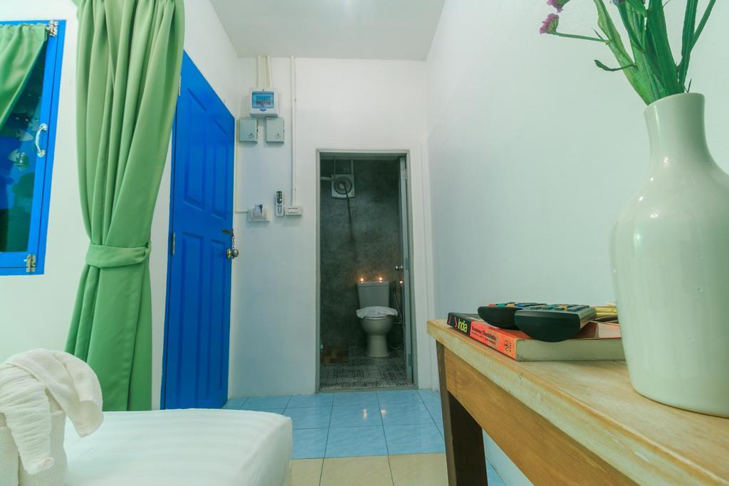 Frog House Bed & Breakfast (Adults Only) Patong Exterior photo