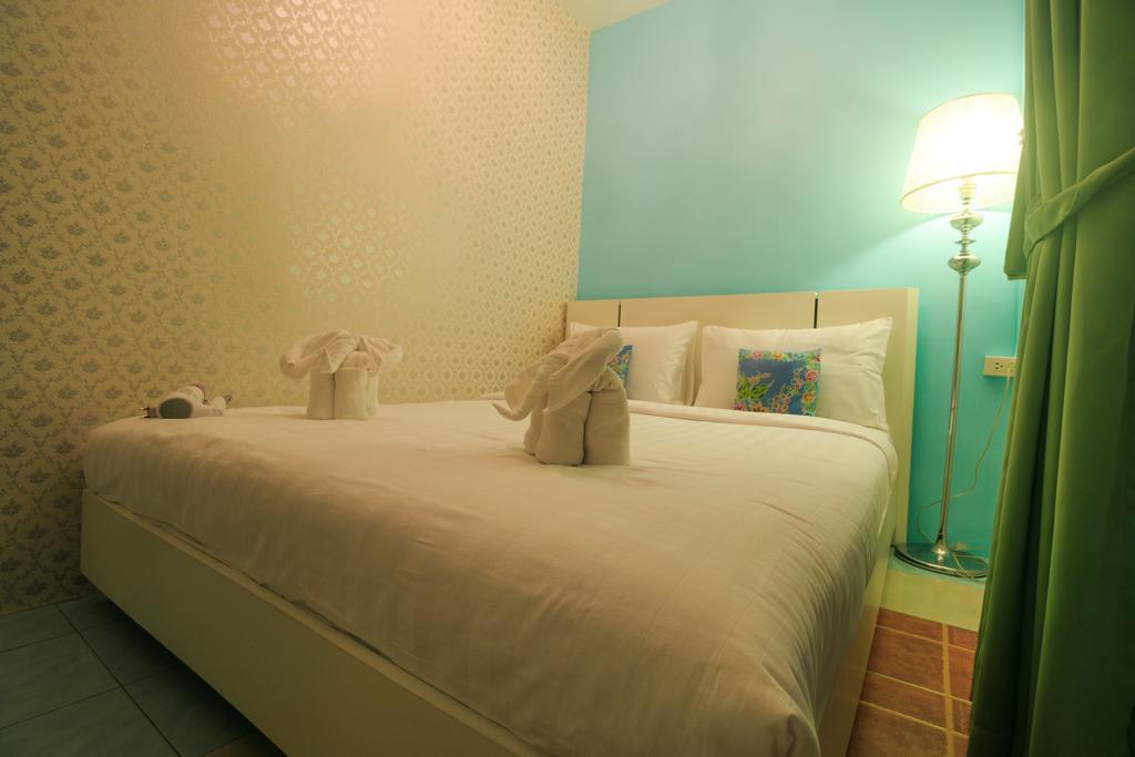 Frog House Bed & Breakfast (Adults Only) Patong Exterior photo