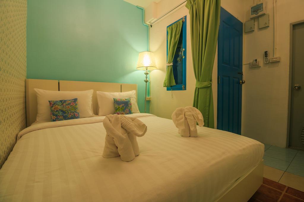 Frog House Bed & Breakfast (Adults Only) Patong Exterior photo